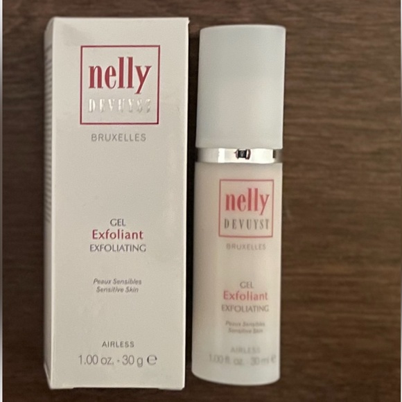 NELLY DE VUYST Exfoliating Gel Sensitive Skin - 30ml (new in box) - Picture 2 of 2